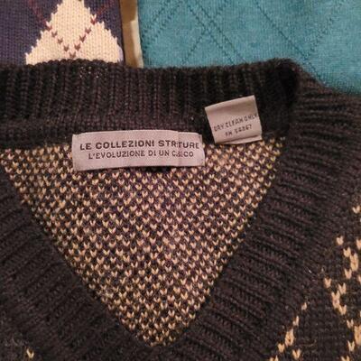 Lot 1114: (5) Men's Vests