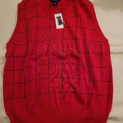 Lot 1114: (5) Men's Vests