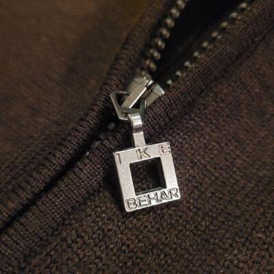 Lot 1115: (5) Men's Vests
