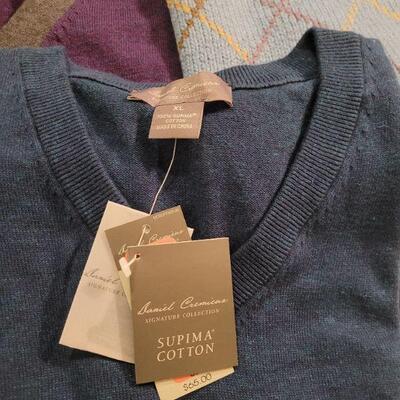 Lot 1115: (5) Men's Vests