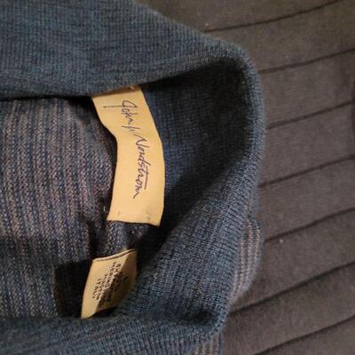 Lot 1116: Men's Sweater Lot