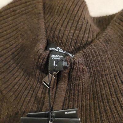 Lot 1122: (2) New Men's Murano Sweaters