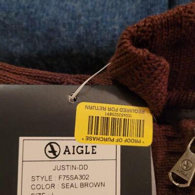Lot 1123: (3) Men's Sweaters 