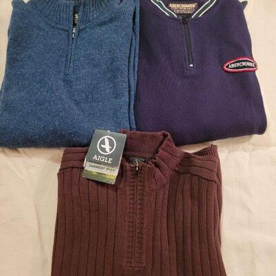 Lot 1123: (3) Men's Sweaters 