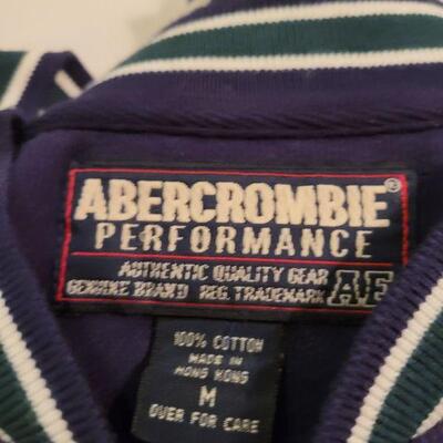 Lot 1123: (3) Men's Sweaters 