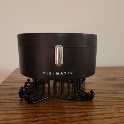 Lot 1124: Tie matic