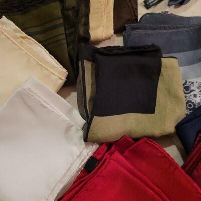Lot 1127: Men's Silk Bow Ties & Pocket Squares 