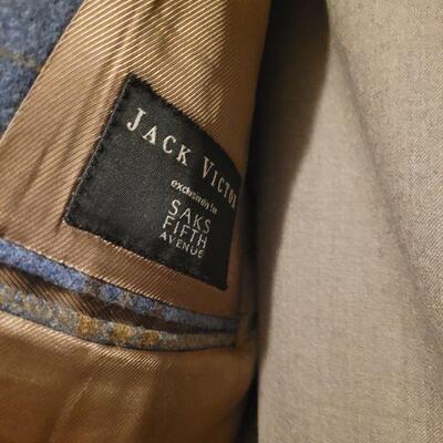 Lot 1128: Men's Suit