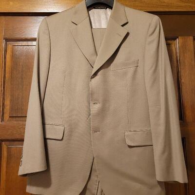 Lot 1137: Jack Victor Suit