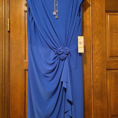 Lot 1160: New - Jones New York Dress and New Necklace to match