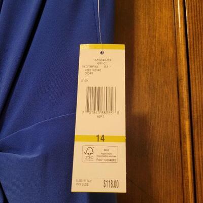 Lot 1160: New - Jones New York Dress and New Necklace to match