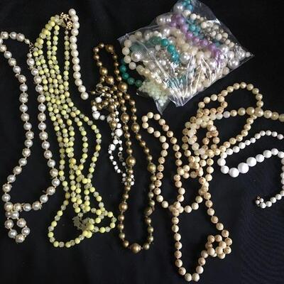 10+ Piece Beaded Costume Jewelry Lot with some loose