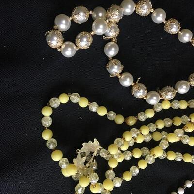 10+ Piece Beaded Costume Jewelry Lot with some loose