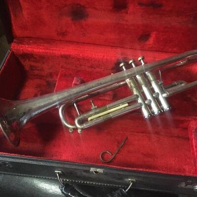 Vintage CAPRI GETZEN Silver Trumpet with Case