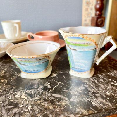 LOT 161  VINTAGE DEMITASSE & MINIATURE TEA CUPS RUSSELL WRIGHT NIAGARA FALLS SOUVENIR