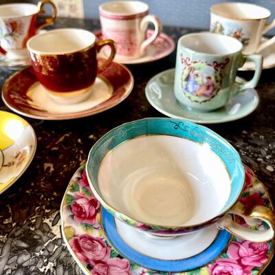 LOT 162  VINTAGE DEMITASSE TEA CUPS 