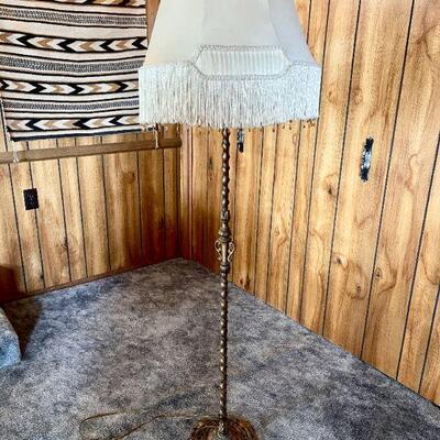 LOT 165  ANTIQUE METAL TWIST FLOOR LAMP FRINGE SHADE