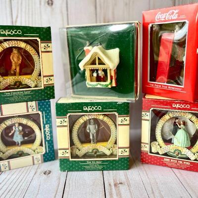 LOT 178  GROUP OF CHARACTER CHRISTMAS ORNAMENTS  WIZARD OF OZ GONE WITH THE WIND COCA COLA
