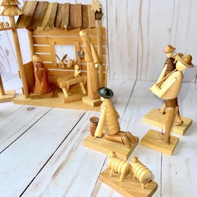 LOT 179  VINTAGE MODERNIST WOODEN NATIVITY SET