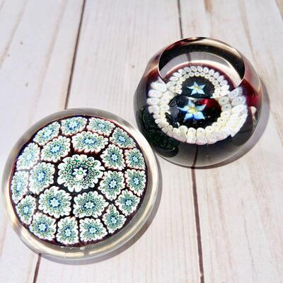 LOT 181  GROUP OF ART GLASS PAPERWEIGHTS BLUE GOLD IRIDESCENT MILLI FLORE