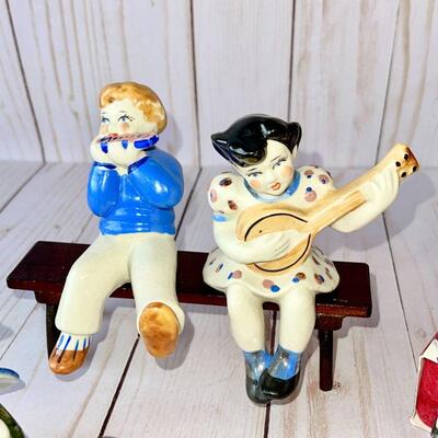 LOT 183  VINTAGE OCCUPIED JAPAN GROUP CHARACTER FIGURINES SHELF SITTERS INDIANS ASIANS 