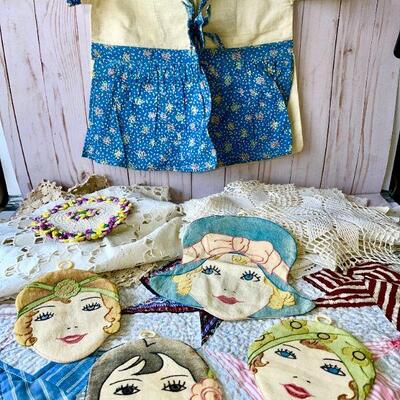 LOT 185  GROUP OF VINTAGE KITCHEN EMBROIDERED LADY HEAD POT HOLDERS CLOTHES PIN DRESS &, DOILIES 