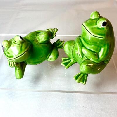 Vintage Japan Frog Salt & Pepper Shakers 