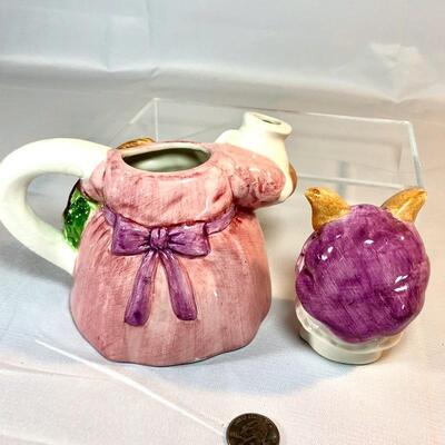 Mrs. Rabbit Tea Pot
