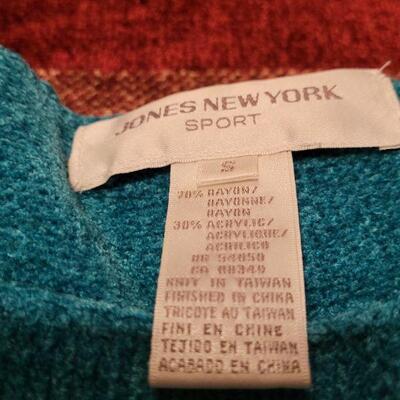 Lot 1161: (2) New Jones New York Short Sleeve Sweaters 