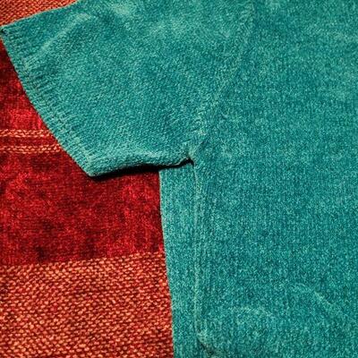 Lot 1161: (2) New Jones New York Short Sleeve Sweaters 
