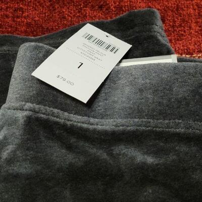 Lot 1162: (2) New Women's Lounge Pants