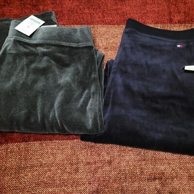 Lot 1162: (2) New Women's Lounge Pants