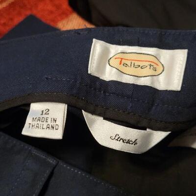 Lot 1164: (3) Ladies Shorts - Ralph Lauren & Talbots