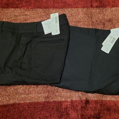 Lot 1165: (2) NEW Ladies Shorts