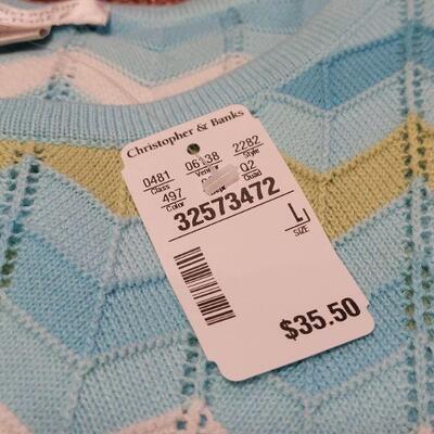 Lot 1167: (2) New Ladies Short Sleeve Sweaters