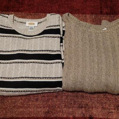 Lot 1168: (2) Ladies Sweaters