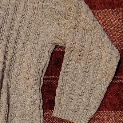 Lot 1168: (2) Ladies Sweaters