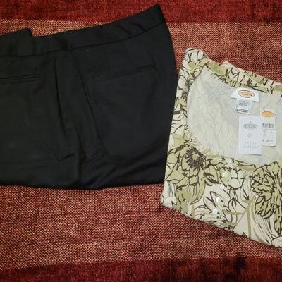 Lot 1173: Ladies Shorts and Shirt