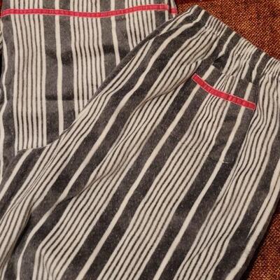 Lot 1183: New DKNY PJs
