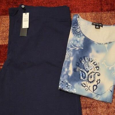 Lot 1185: Ladies New Shorts and Shirt