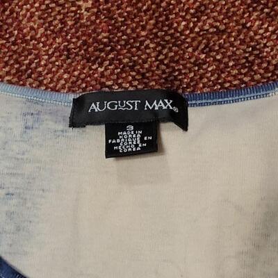 Lot 1185: Ladies New Shorts and Shirt