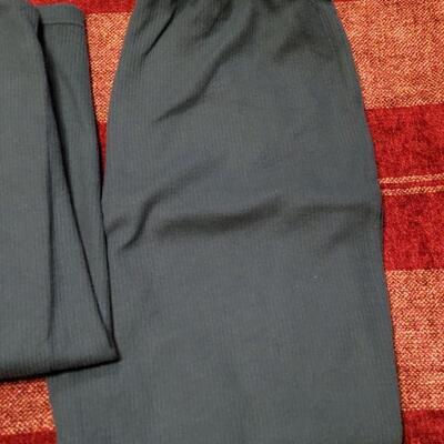 Lot 1186: New Victoria's Secret Green Ribbed Pjs