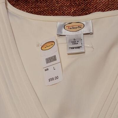 Lot 1188: (2) Ladies Blouses 