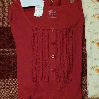 Lot 1190: (2) New Ladies Long Sleeve Shirts