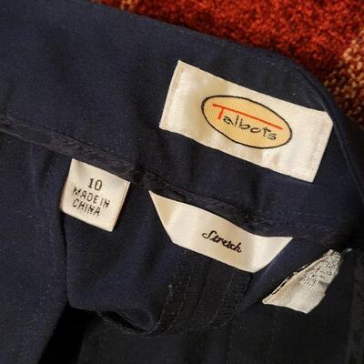 Lot 1194: New Ladies Short Sleeve Sweater & Pants