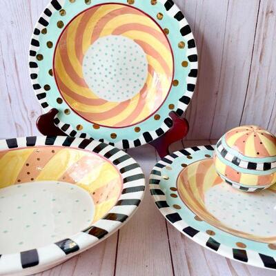 LOT 193  DECORATIVE ITALIAN LIKE POTTERY BLACK & WHITE BORDER PASTA BOWLS