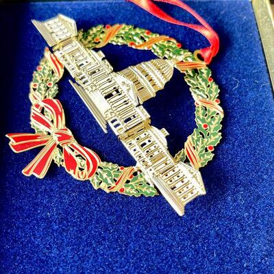 LOT 202  US CAPITOL BUILDING ORNAMENTS MADE OF RECONSTRUCTED MARBLE FROM 1995 RENOVATION 