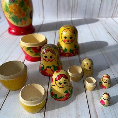 LOT 204  RUSSIAN NESTING DOLL SETS & ORNAMENTS NESTING BOXES 