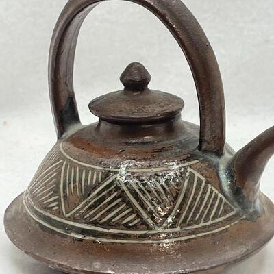 Kettle Pottery with no markings