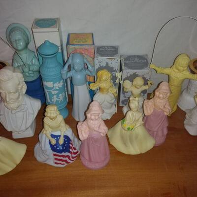 Assorted Avon bottle lot
